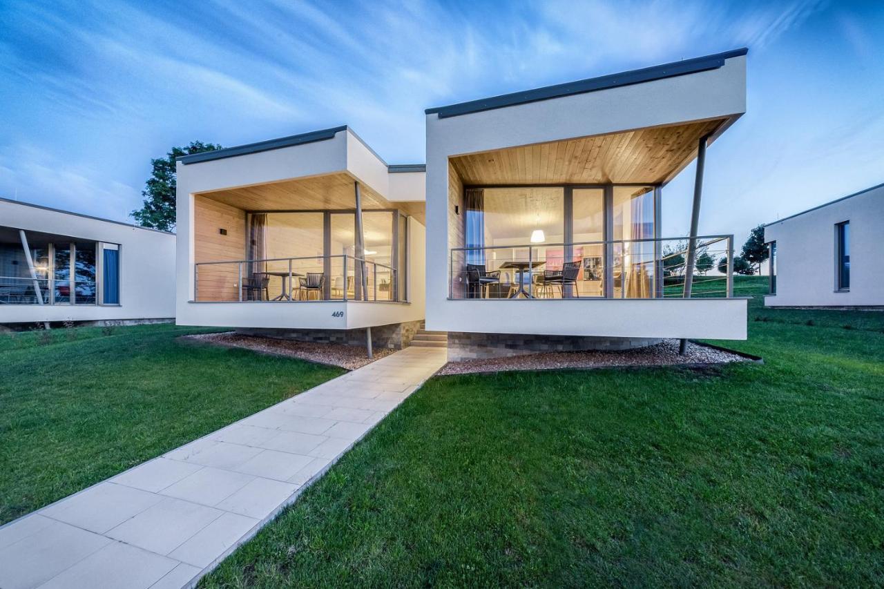 Apartmany Hradecek Mladé Buky Zewnętrze zdjęcie